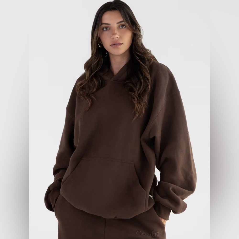 Comfrt Minimalist Hoodie & Sweats
